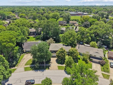 Tiny photo for 1019 E Waverly Drive, Arlington Heights, IL 60004 (MLS # 12662557)