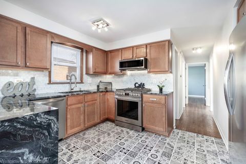 Tiny photo for 30 W 126th Place, Chicago, IL 60628 (MLS # 12618857)