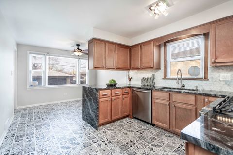 Tiny photo for 30 W 126th Place, Chicago, IL 60628 (MLS # 12618857)