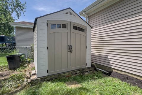 Tiny photo for 1407 Ridgeport Avenue, Bloomington, IL 61704 (MLS # 12687498)