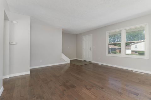 Tiny photo for 1407 Ridgeport Avenue, Bloomington, IL 61704 (MLS # 12687498)