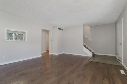 Tiny photo for 1407 Ridgeport Avenue, Bloomington, IL 61704 (MLS # 12687498)