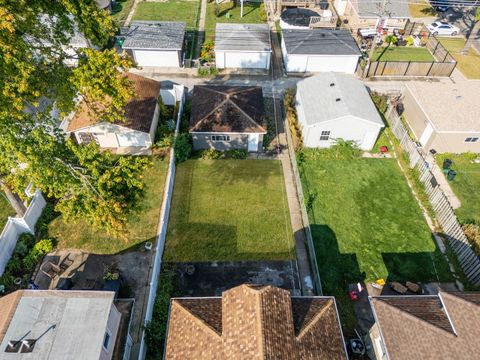 Tiny photo for 2508 Kenilworth Avenue, Berwyn, IL 60402 (MLS # 12415746)