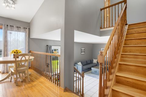 Tiny photo for 811 Westbury Drive, Algonquin, IL 60102 (MLS # 12652110)