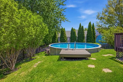 Tiny photo for 811 Westbury Drive, Algonquin, IL 60102 (MLS # 12652110)