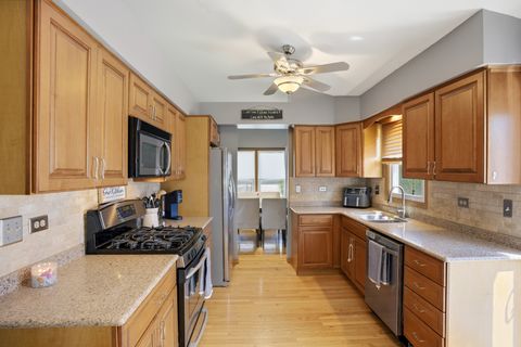 Tiny photo for 811 Westbury Drive, Algonquin, IL 60102 (MLS # 12652110)