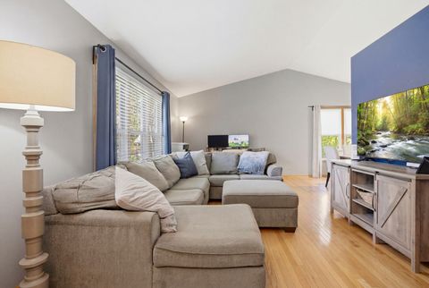 Tiny photo for 811 Westbury Drive, Algonquin, IL 60102 (MLS # 12652110)