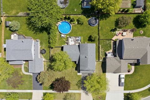 Tiny photo for 811 Westbury Drive, Algonquin, IL 60102 (MLS # 12652110)
