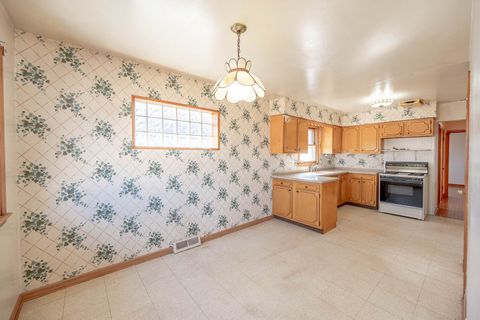 Tiny photo for 333 Barron Street, Bensenville, IL 60106 (MLS # 12603815)