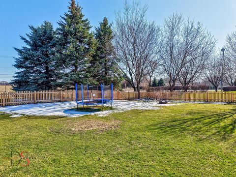 Tiny photo for 597 Redhorse Court, Yorkville, IL 60560 (MLS # 12597354)
