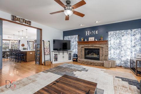 Tiny photo for 597 Redhorse Court, Yorkville, IL 60560 (MLS # 12597354)