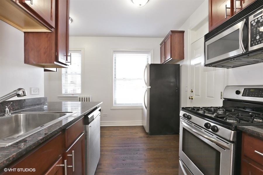 2452 W Addison Street 3A