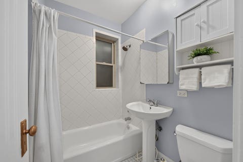 Tiny photo for 406 Wesley Avenue #1, Oak Park, IL 60302 (MLS # 12731388)