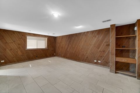 Tiny photo for 2042 W Spring Ridge Drive, Arlington Heights, IL 60004 (MLS # 12630793)