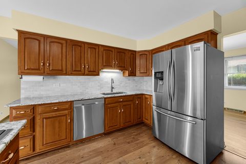 Tiny photo for 2042 W Spring Ridge Drive, Arlington Heights, IL 60004 (MLS # 12630793)