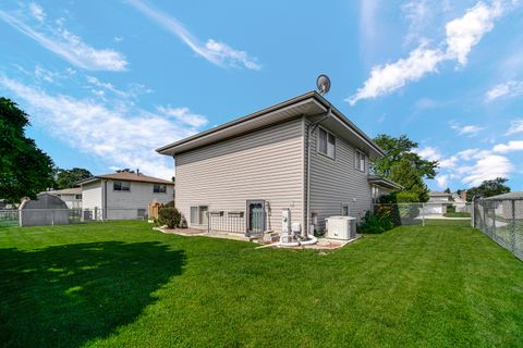 Tiny photo for 2042 W Spring Ridge Drive, Arlington Heights, IL 60004 (MLS # 12630793)