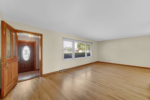 Tiny photo for 2042 W Spring Ridge Drive, Arlington Heights, IL 60004 (MLS # 12630793)