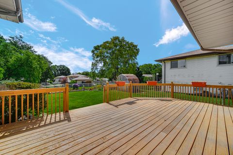 Tiny photo for 2042 W Spring Ridge Drive, Arlington Heights, IL 60004 (MLS # 12630793)