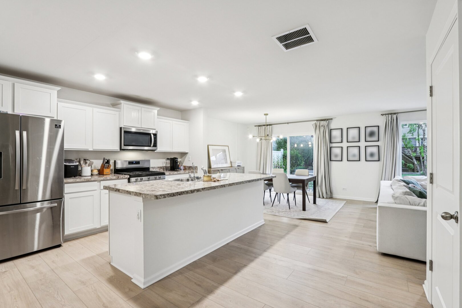 1245 Prairie View Parkway