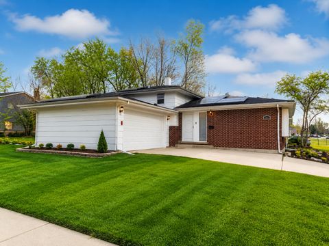 Photo of 1001 Blackhawk Drive, University Park, IL 60484 (MLS # 12639604)