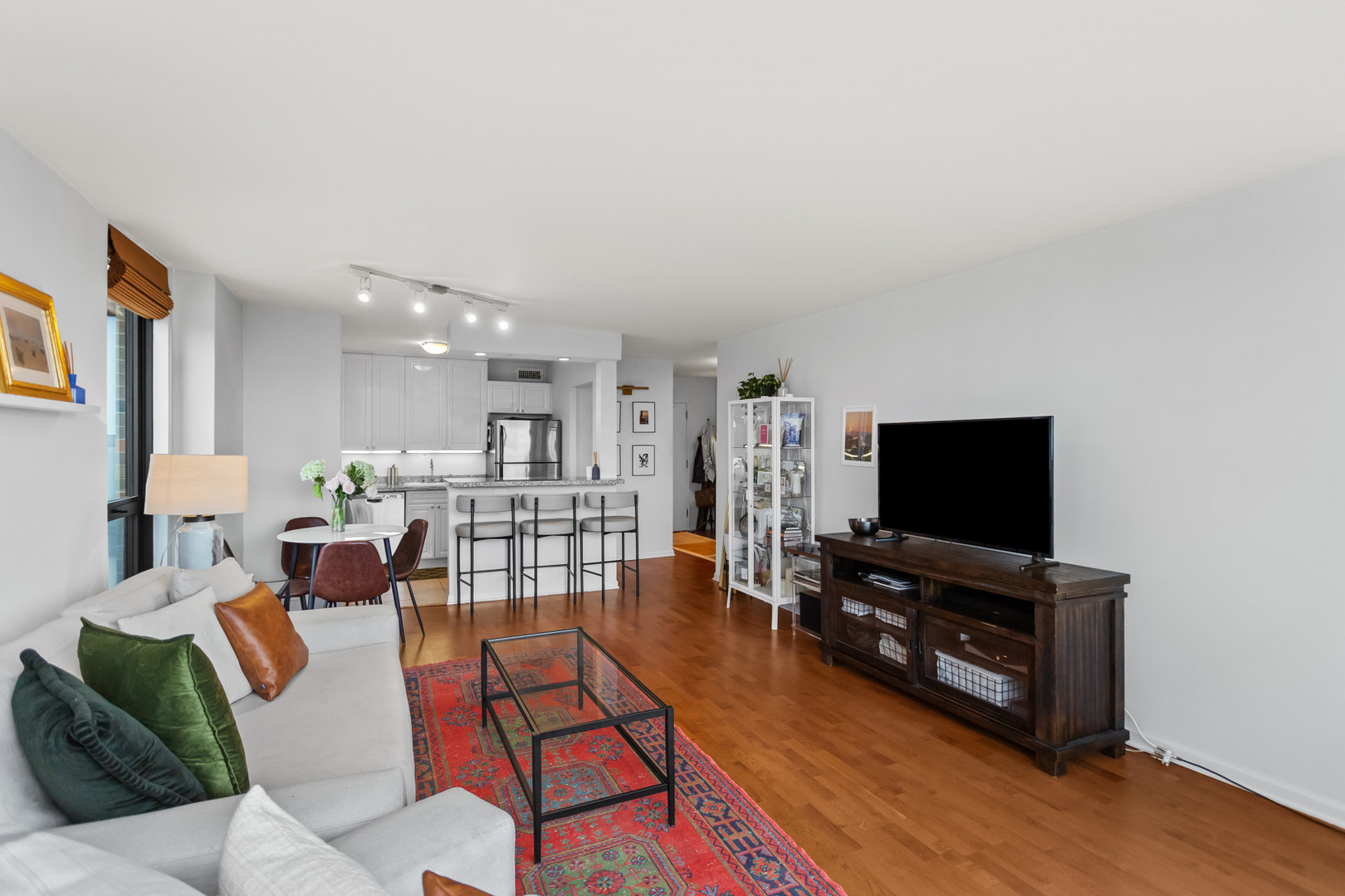 Chicago, Illinois 60614, United States, 1 Bedroom Bedrooms, ,1 BathroomBathrooms,Residential,Active,190716