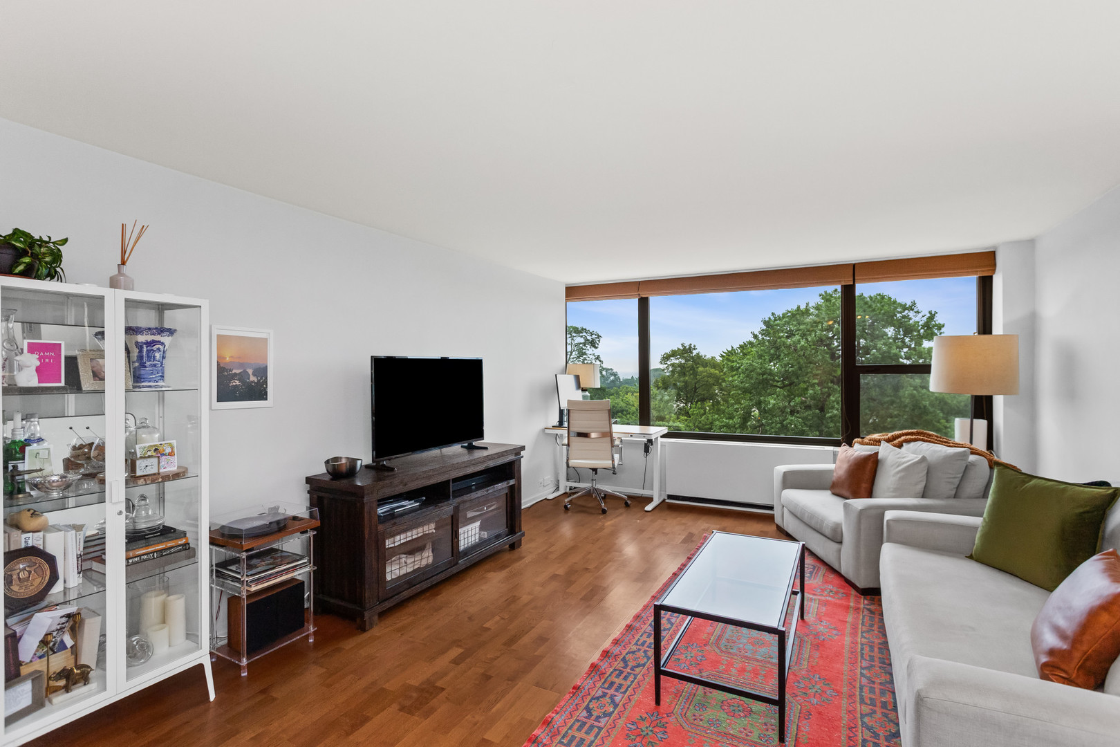 1850 N Clark Street 707