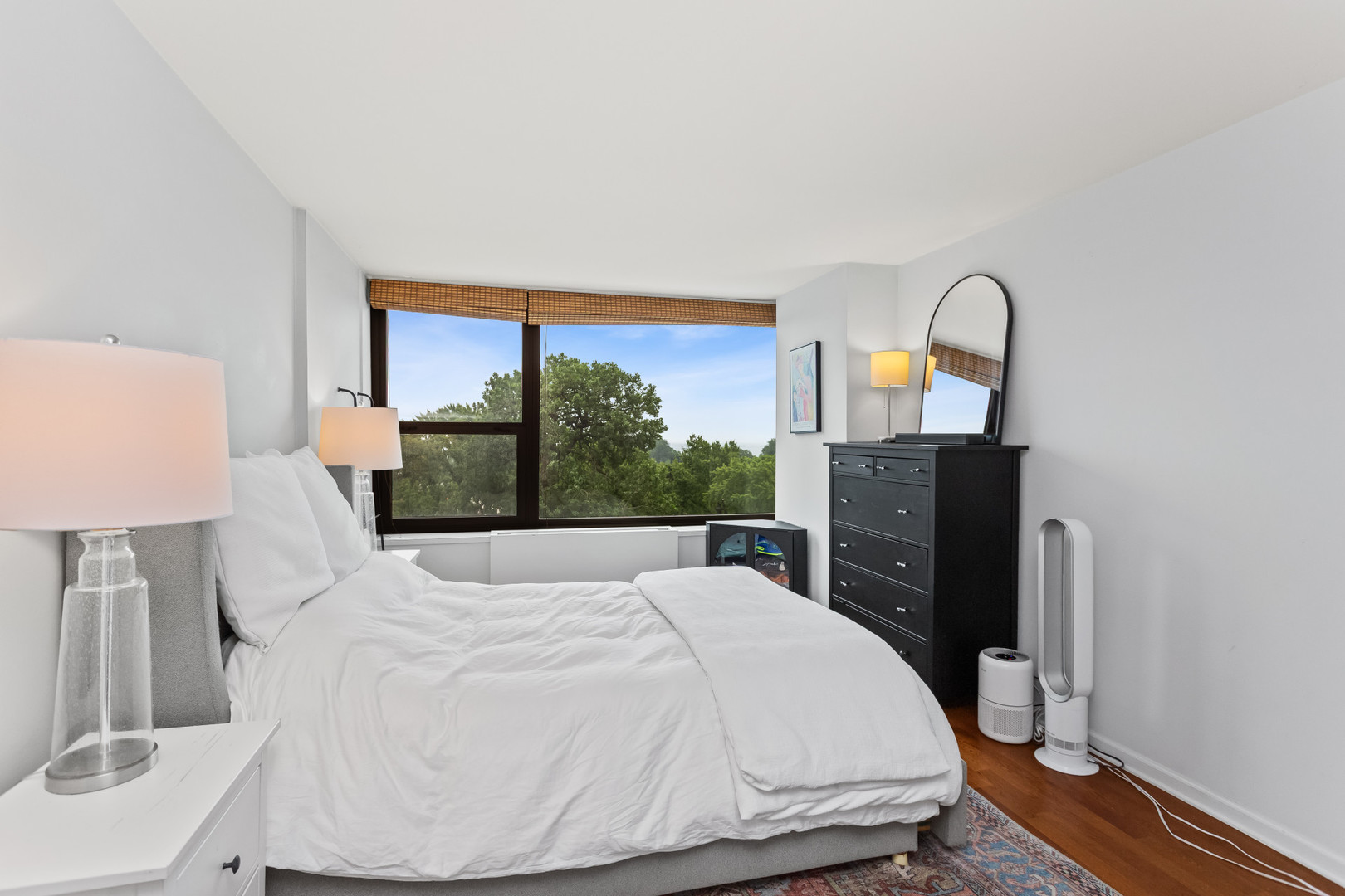 Chicago, Illinois 60614, United States, 1 Bedroom Bedrooms, ,1 BathroomBathrooms,Residential,Active,190716