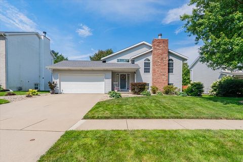 Tiny photo for 1509 Beckenham Drive, Bloomington, IL 61704 (MLS # 12530514)