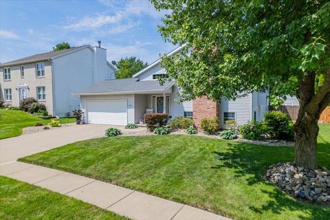 Tiny photo for 1509 Beckenham Drive, Bloomington, IL 61704 (MLS # 12530514)