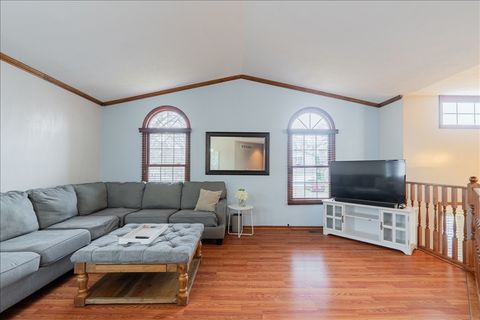 Tiny photo for 1509 Beckenham Drive, Bloomington, IL 61704 (MLS # 12530514)