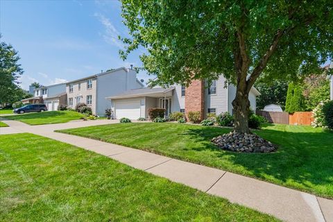 Tiny photo for 1509 Beckenham Drive, Bloomington, IL 61704 (MLS # 12530514)