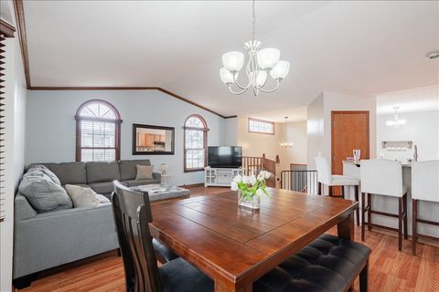 Tiny photo for 1509 Beckenham Drive, Bloomington, IL 61704 (MLS # 12530514)