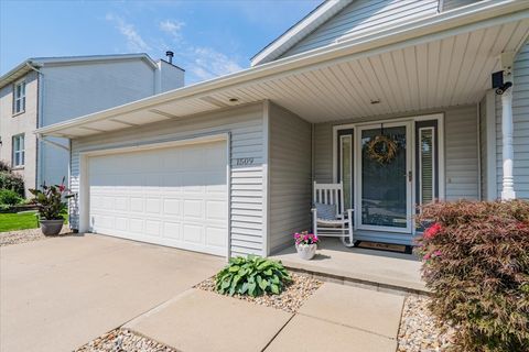 Tiny photo for 1509 Beckenham Drive, Bloomington, IL 61704 (MLS # 12530514)