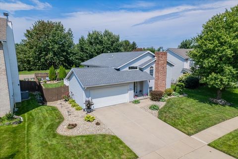 Tiny photo for 1509 Beckenham Drive, Bloomington, IL 61704 (MLS # 12530514)