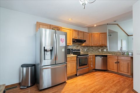 Tiny photo for 1509 Beckenham Drive, Bloomington, IL 61704 (MLS # 12530514)