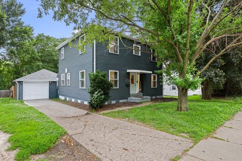 Tiny photo for 1717 N 3rd Street, Clinton, IA 52732 (MLS # 12693533)