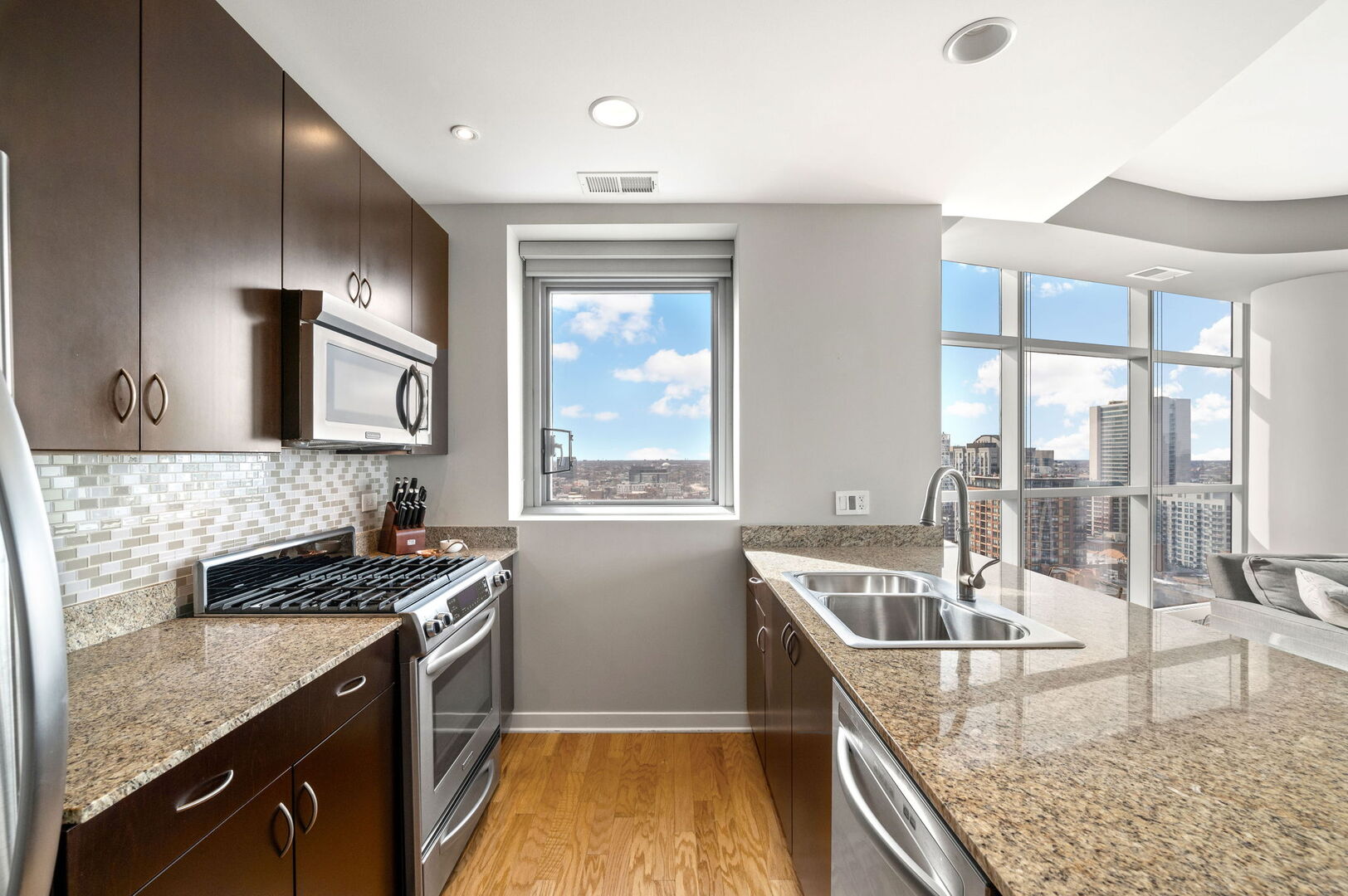 303 W OHIO Street 2307