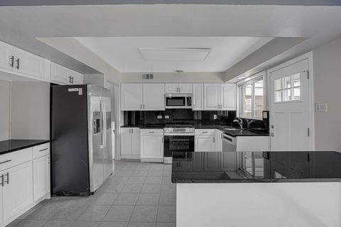 Tiny photo for 4465 LUNT Avenue, Lincolnwood, IL 60712 (MLS # 12455054)