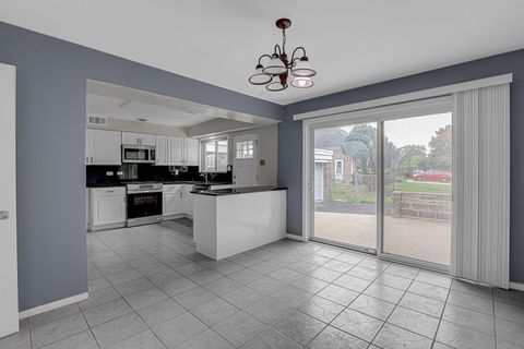 Tiny photo for 4465 LUNT Avenue, Lincolnwood, IL 60712 (MLS # 12455054)