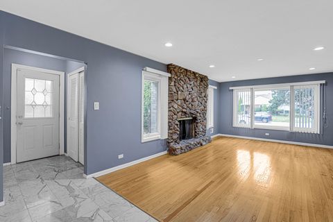 Tiny photo for 4465 LUNT Avenue, Lincolnwood, IL 60712 (MLS # 12455054)