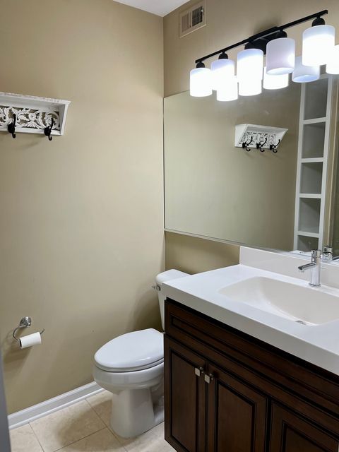 Tiny photo for 33 Shoreline Road #B, Lake Barrington, IL 60010 (MLS # 12516438)