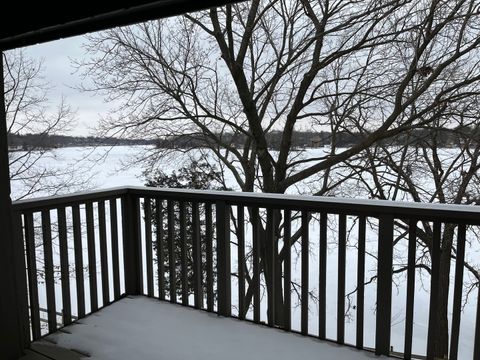 Tiny photo for 33 Shoreline Road #B, Lake Barrington, IL 60010 (MLS # 12516438)