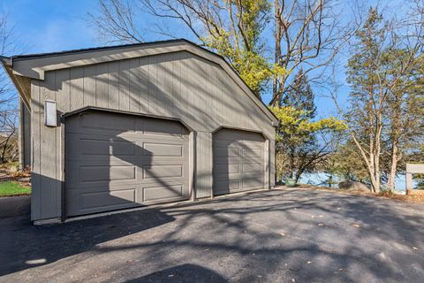 Tiny photo for 33 Shoreline Road #B, Lake Barrington, IL 60010 (MLS # 12516438)