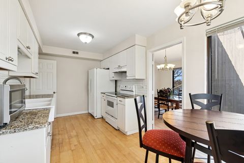 Tiny photo for 33 Shoreline Road #B, Lake Barrington, IL 60010 (MLS # 12516438)