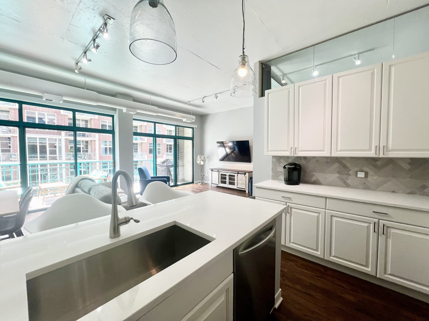 910 W Madison Street 602