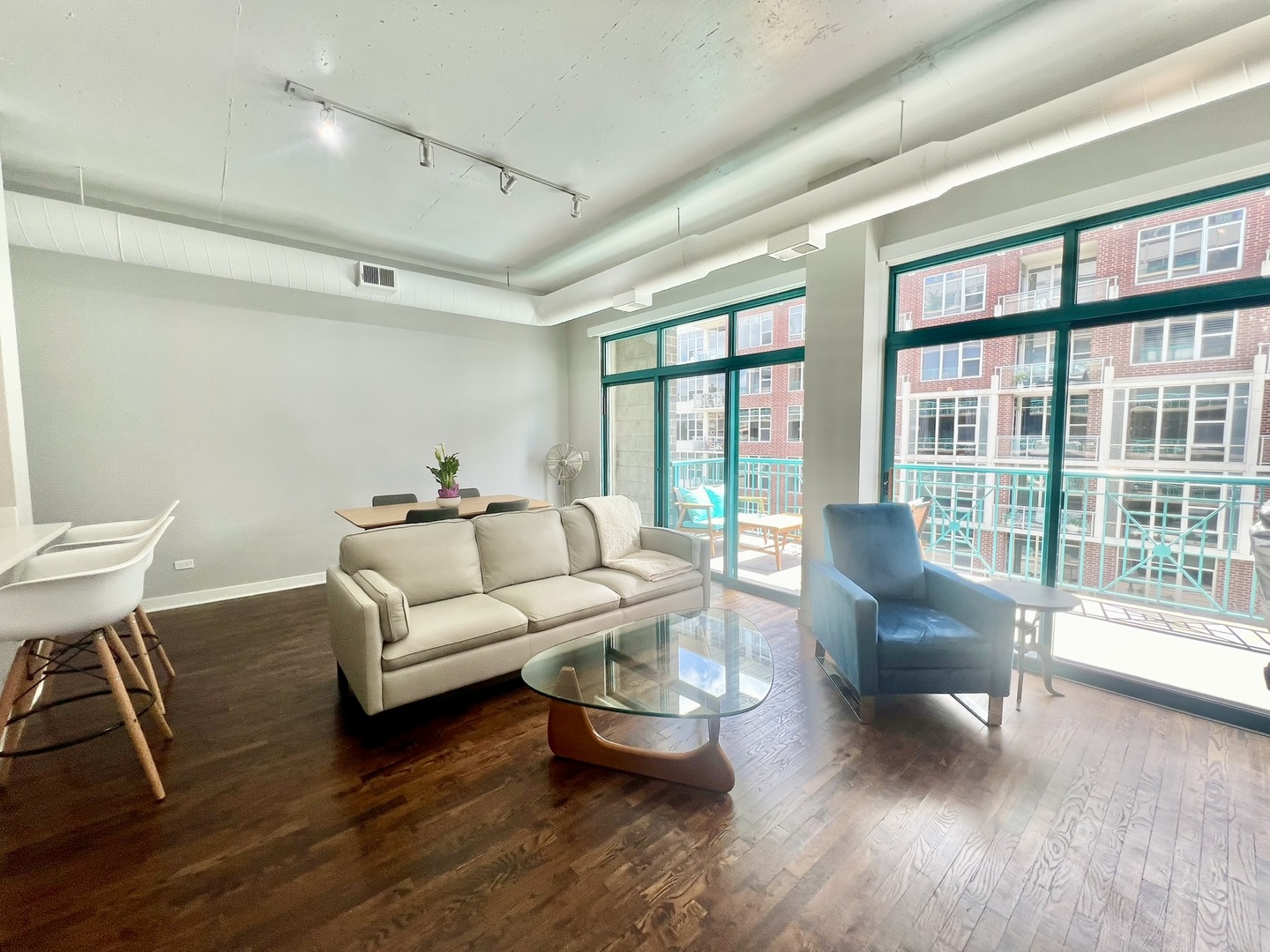 910 W Madison Street 602