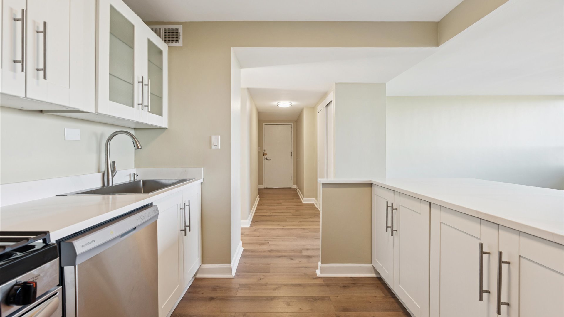 3950 N Lake Shore Drive 1706