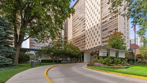 3950 N Lake Shore Drive 1706 Chicago IL 60613