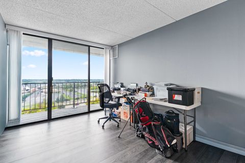 Tiny photo for 2005 S Finley Road #1102, Lombard, IL 60148 (MLS # 12480881)