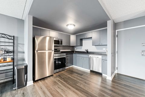 Tiny photo for 2005 S Finley Road #1102, Lombard, IL 60148 (MLS # 12480881)